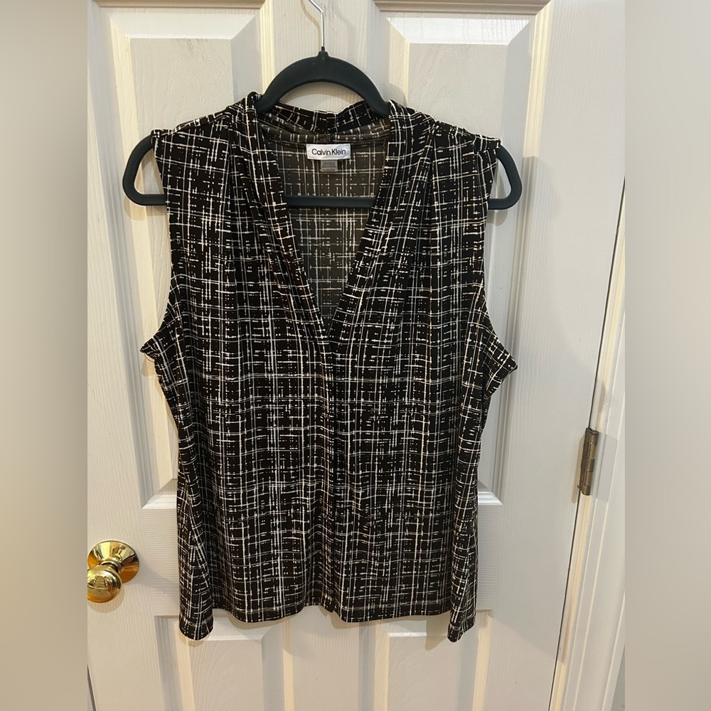 Calvin Klein Black White Patterned Sleeveless Women's Top
